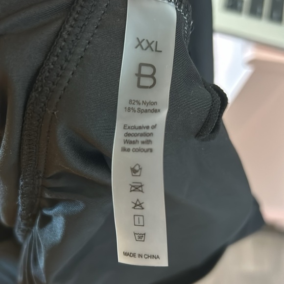 Blooming Jelly One Piece Black Swim Suit with Flutter Sleeves, deep V-neck, XXL - Picture 10 of 11